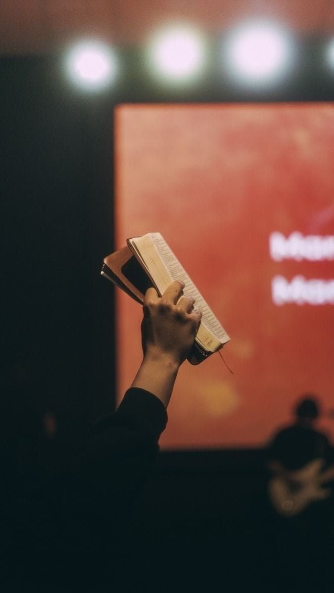 El Tesoro Vivo: Explorando las Sagradas Escrituras, Tu Palabra de Dios